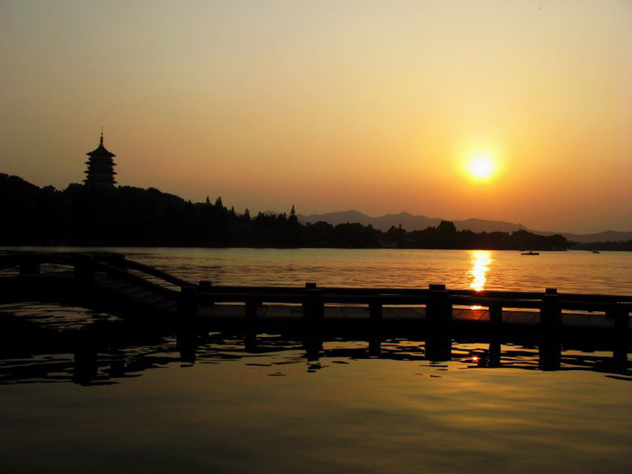 夕阳下的西湖