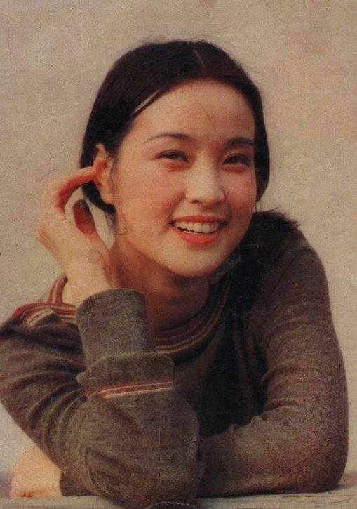 "丫头帮"帮主刘晓庆曾经竟然这么美
