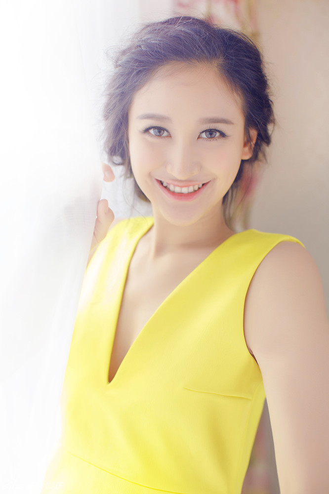 组图:曾泳醍写真造型亮眼 清新微笑甜姐范儿足(图2) 组图:曾泳醍写真造型亮眼 清新微笑甜姐范儿足(图2)