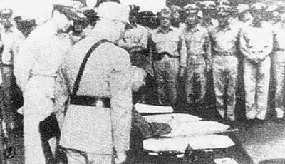 1945年9月2日 日本签署无条件投降书